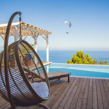 Fabiana Вилла *